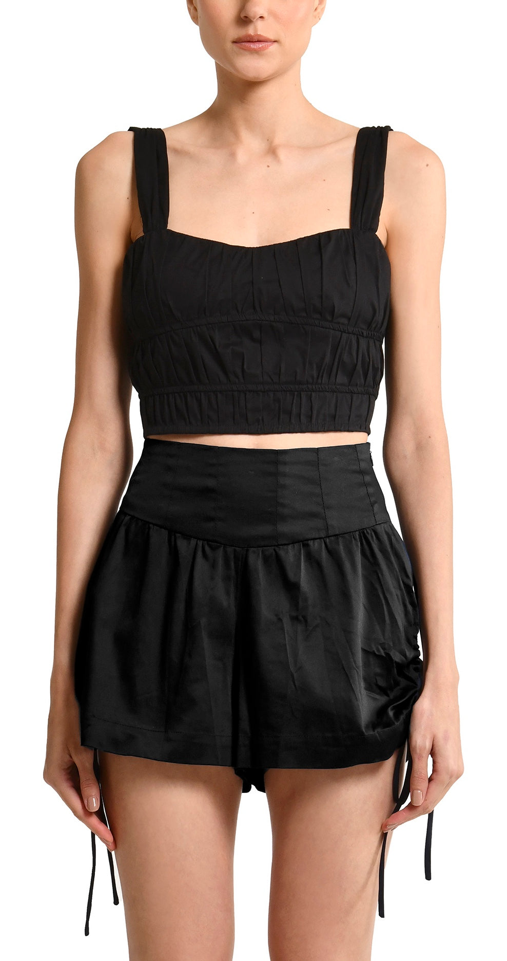 Nella Black Short encantadore