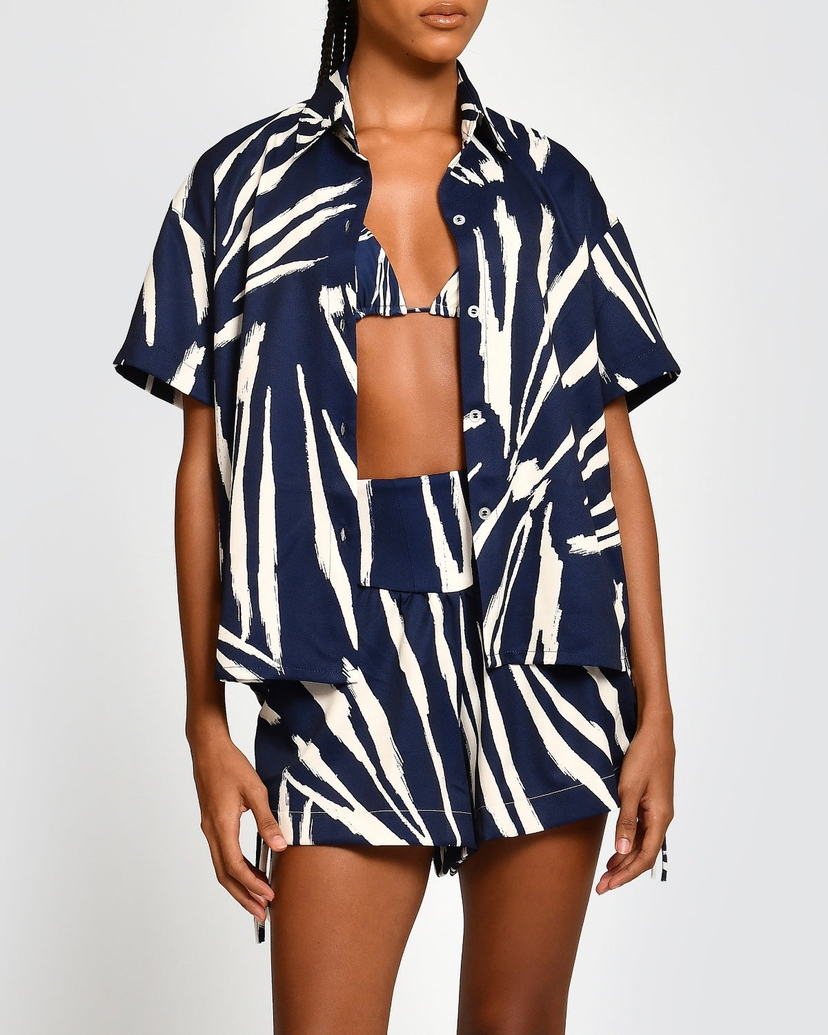 Short Nellaa Navy Shells Encantadore
