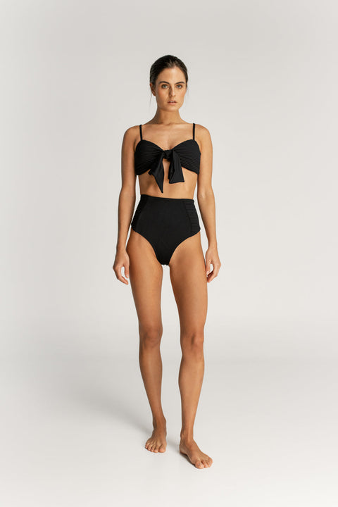 Briana Black Top encantadore