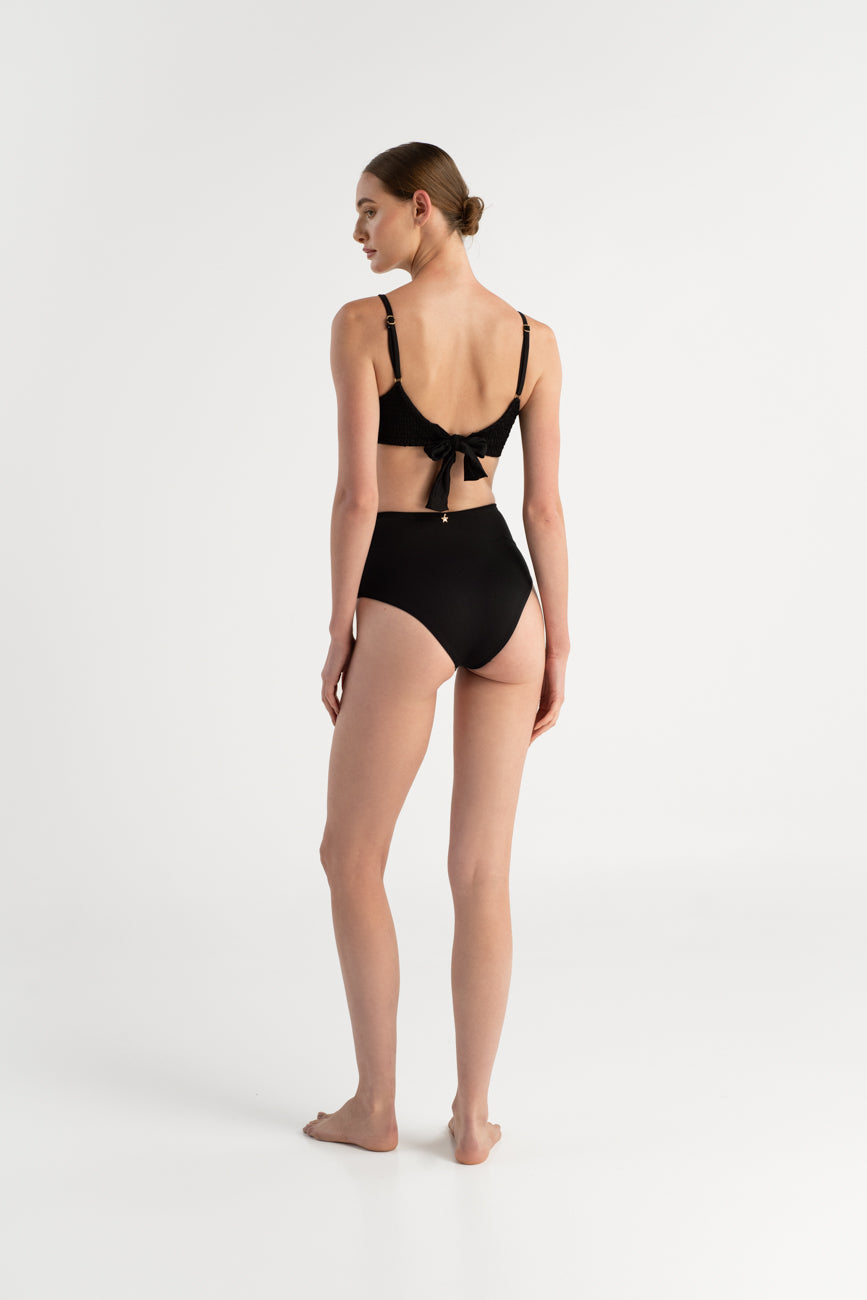 Amal Black One Piece encantadore