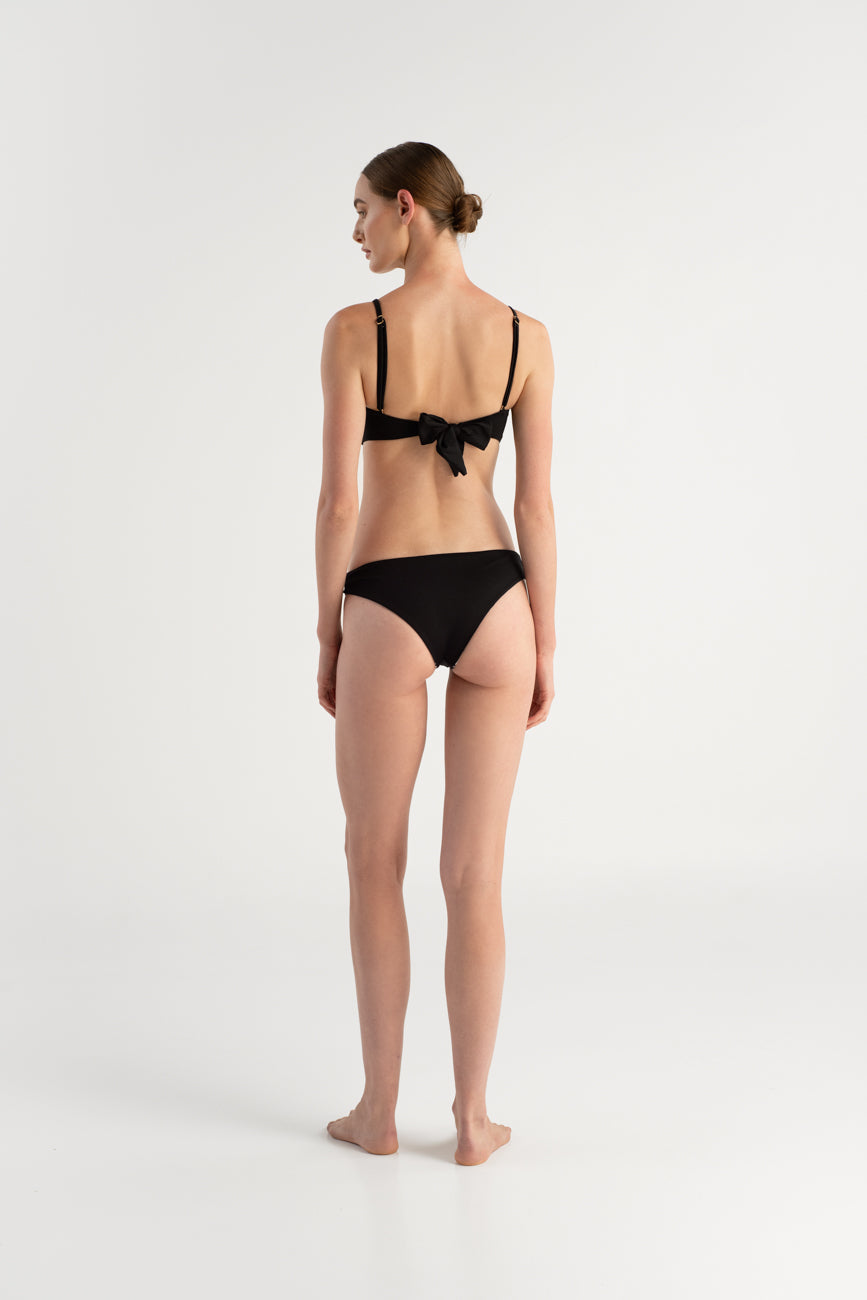Zahra Black Bottom BF encantadore